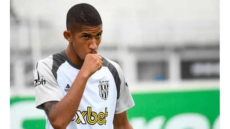 Álvaro Jr./PontePress/ Formiga, Mateus Silva 2 +3; Hélio dos Anjos esboça Ponte Preta para duelo contra o Sport.