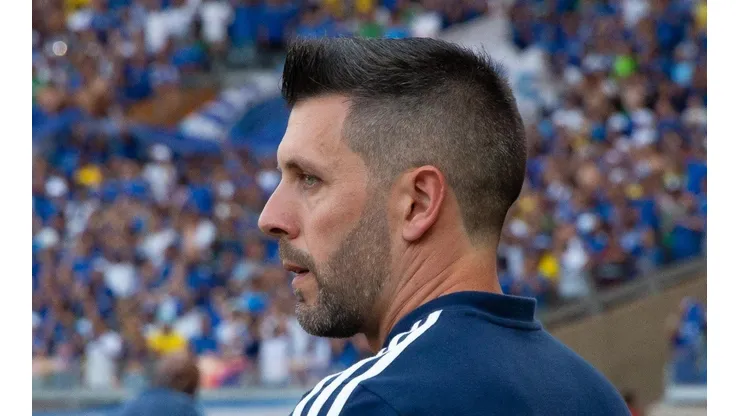 Foto: Fernando Moreno/AGIF - Pezzolano manda recado para atacante do Cruzeiro
