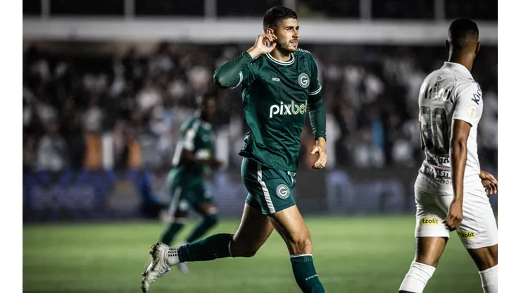 Raul Baretta/AGIF - Pedro Raul contra o Santos.
