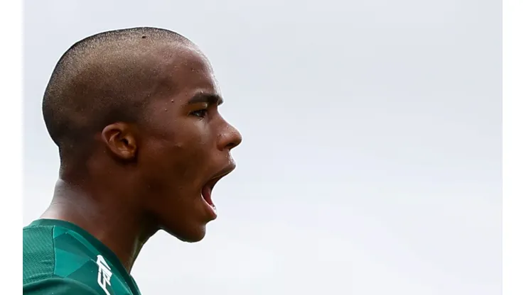Foto: Marcello Zambrana/AGIF - Endrick já iniciou os treinos no profissional do Palmeiras e tem perspectiva de jogar no fim do Campeonato Brasileiro