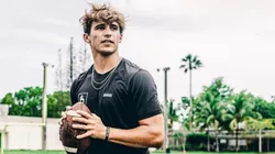 O quarterback brasileiro recebeu várias ofertas para o college