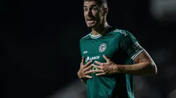 Foto: Heber Gomes/AGIF - Pedro Raul ganha menos que mais de 5 jogadores do atual elenco do Santos