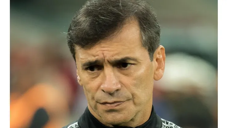 "Que seja feliz e leve o Angulo"; Fabián Bustos fica pronto para assinar com novo clube