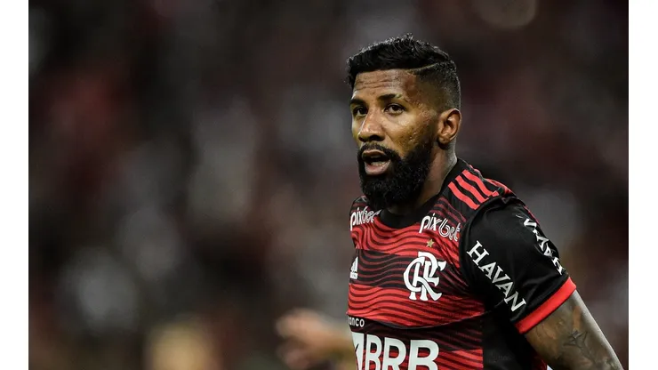 Rodinei tem contrato com o Flamengo até dezembro (Foto: Thiago Ribeiro/AGIF)