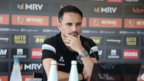 Cotado no Atlético, meio-campista acerta com time do Qatar e Caetano é avisado