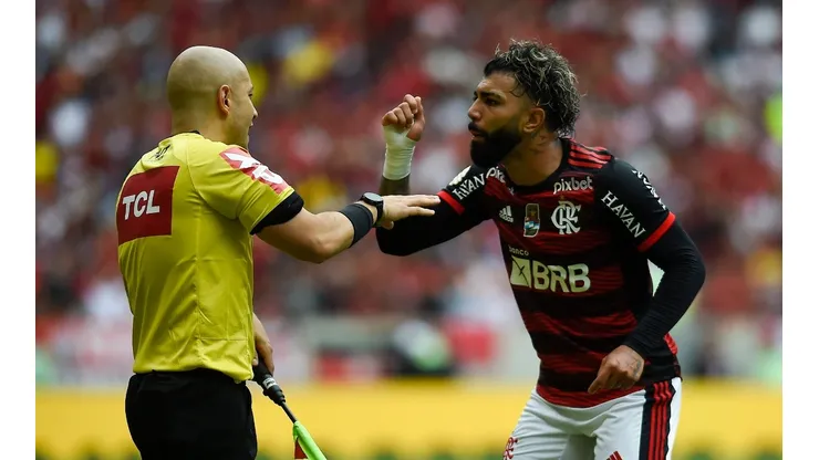 Foto: Marcelo Cortes / Flamengo - Gabigol, expulso contra o Ceará, desfalca o Flamengo na próxima rodada do Campeonato Brasileiro
