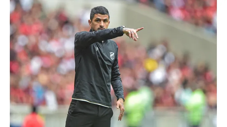 Foto: Thiago Ribeiro/AGIF - Lucho se aposentou do futebol em 2021