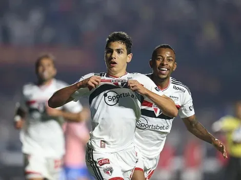 "Lesão no joelho"; Lateral 'xodó' de Ceni no São Paulo sofre lesão e passará por cirurgia