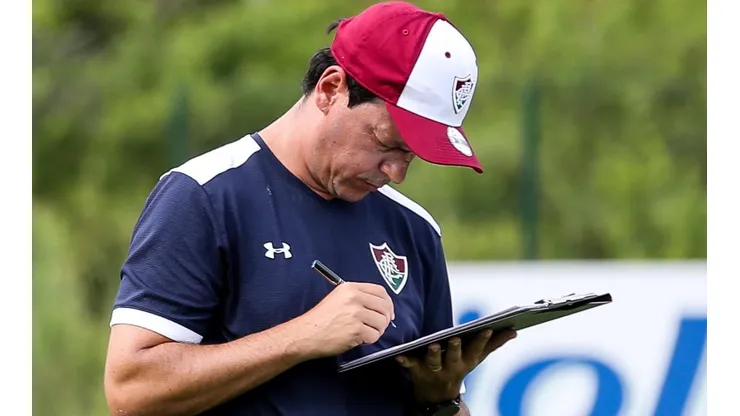 Foto: Lucas Merçon/Fluminense FC/Divulgação - Fernando Diniz: técnico teve baixa no elenco