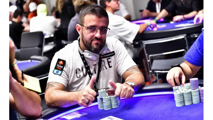 André Akkari é o mais antigo jogador patrocinado pelo PokerStars (Foto: Tomas Stacha/EPT Barcelona)