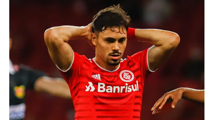 Foto: Maxi Franzoi/AGIF - Maurício: Inter já definiu preço para vender meio-campista