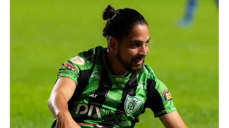 Foto: Alessandra Torres/AGIF - Benítez pode voltar contra o Coritiba.