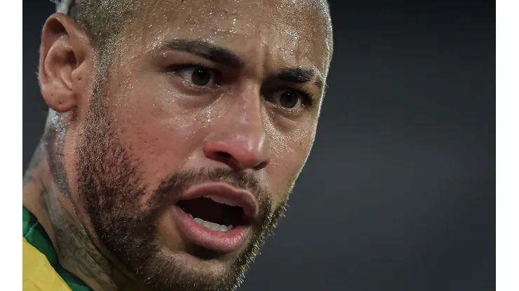 Thiago Ribeiro/AGIF - Neymar vira assunto após recusa de venda do Barcelona