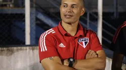 Alex de Souza comanda o sub-20 do São Paulo (Foto: Rubens Chiri/São Paulo FC)