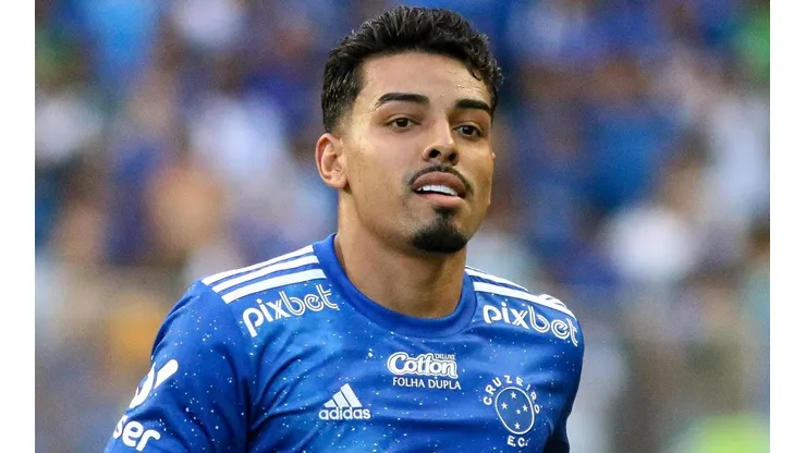 Fernando Moreno/AGIF. Matheus Bidu tem contrato com o Cruzeiro até dezembro de 2022