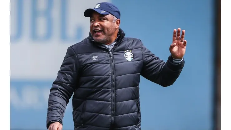 Foto: Lucas Uebel/Grêmio/Divulgação - Roger Machado: pode ganhar nova opção no Grêmio