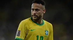 Neymar com a camisa da Seleção Brasileira (Foto: Thiago Ribeiro/AGIF)