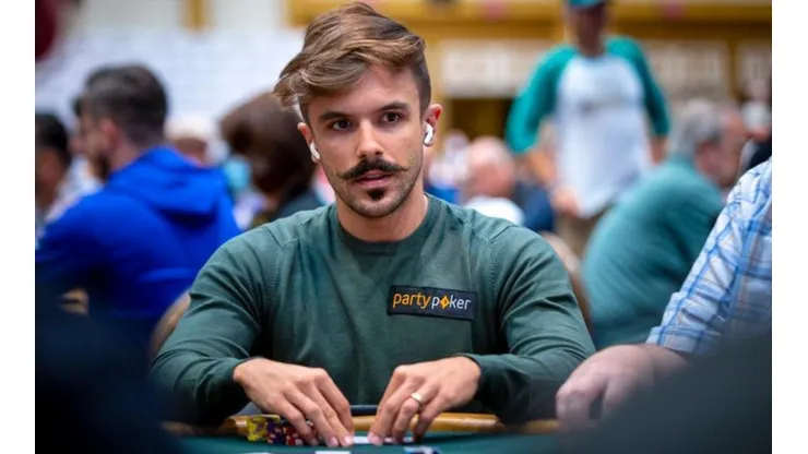 Yuri Martins arrumou grande premiação em dois torneios online (Foto: Katerina Lukina/PokerNews)