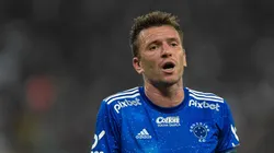 Thiago Ribeiro/AGIF. Antes questionado pela torcida celeste, Eduardo Brock é, atualmente, capitão do Cruzeiro em campo