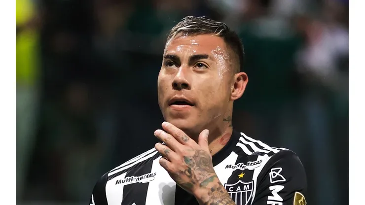 Empresário de Eduardo Vargas não se cala e expõe a situação real do atacante no Galo