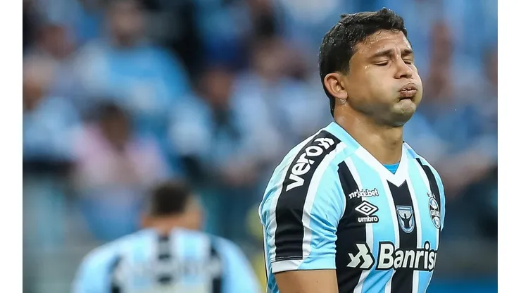 Pedro H. Tesch/AGIF - Elkeson pede desculpa após derrota do Grêmio