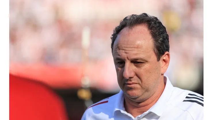 Marcello Zambrana/AGIF. Rogério Ceni faz 'malabares' entre os titulares do São Paulo em três competições