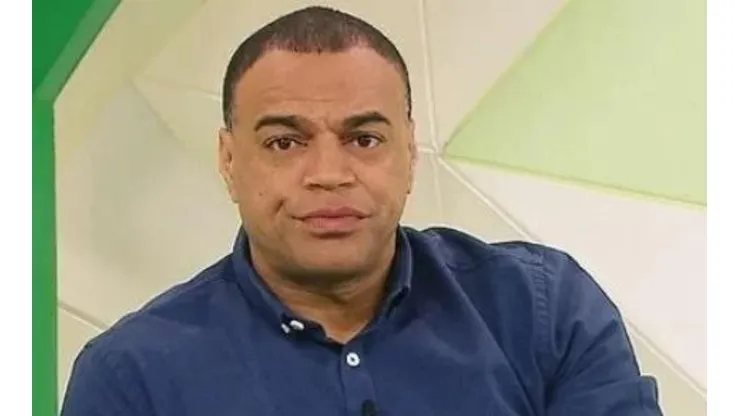 Denilson analisa campanha do Botafogo e revela bastidores sobre clássico