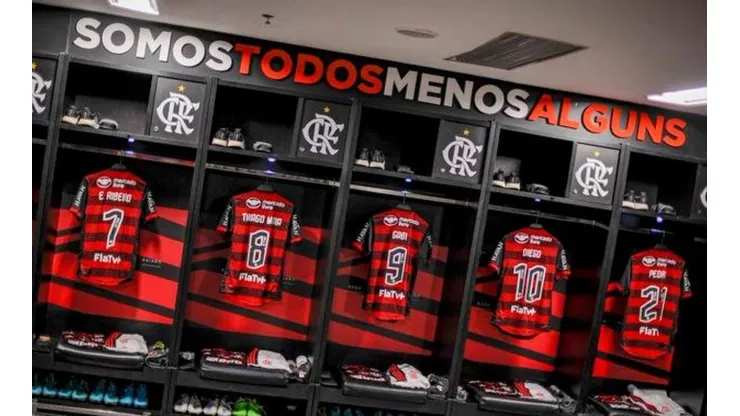 Foto: Marcelo Cortes - Flamengo - Mais de 20 mil camisas do Flamengo são roubadas no Rio.