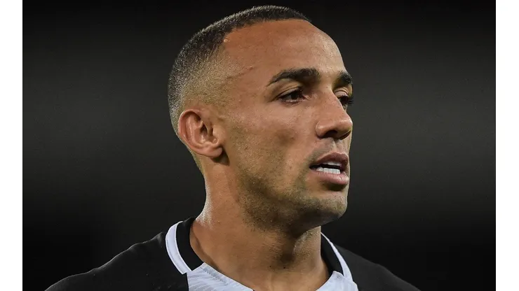 Marçal admite pressão por resultado e revela tática para o clássico