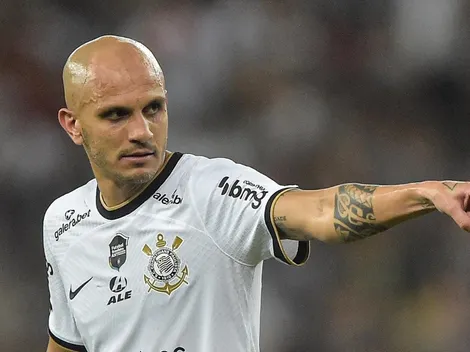 Futuro de Fábio Santos agita os bastidores do Corinthians: “Se não permanecer…”