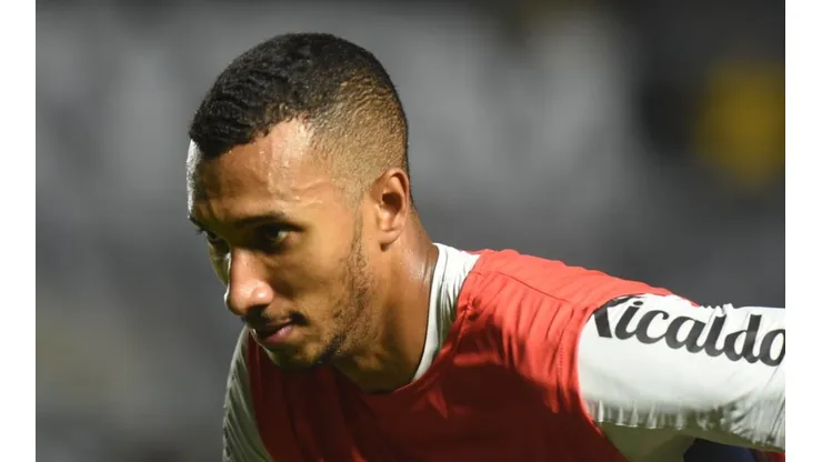 Foto: Ivan Storti/Santos FC - Lucas Braga recebeu proposta do Al-Ahly para deixar o Santos