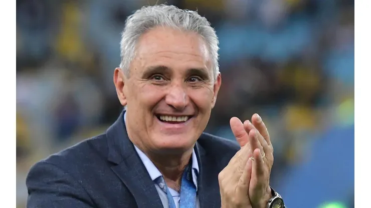 Tite comanda a Seleção Brasileira (Foto: Thiago Ribeiro/AGIF)