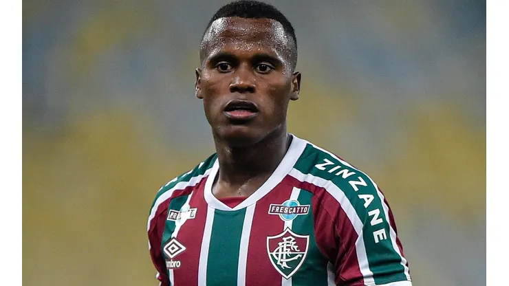 Foto: Thiago Ribeiro/AGIF - Arias: colombiano destacou a entrada de defensor do Fluminense