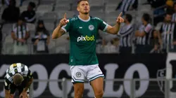 Fernando Moreno/AGIF - Pedro em ação pelo Goiás.