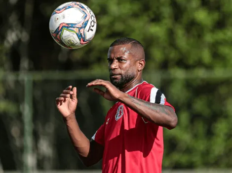 Santa Cruz libera Gilberto e atleta sai 'cuspindo marimbondos' na web: "Sujeira dentro do clube..."