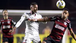 Alan Morici/AGIF - São Paulo e Flamengo em ação.