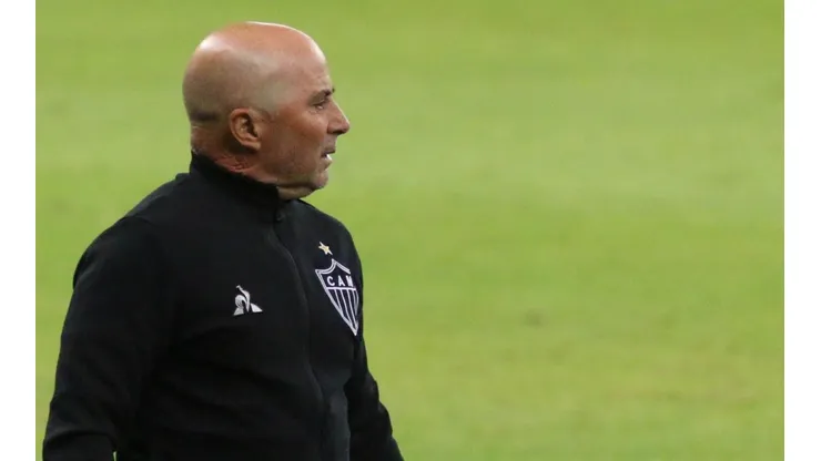 Foto: Fernando Moreno/AGIF | Sampaoli já comandou Atlético-MG e o Santos quando esteve no Brasil