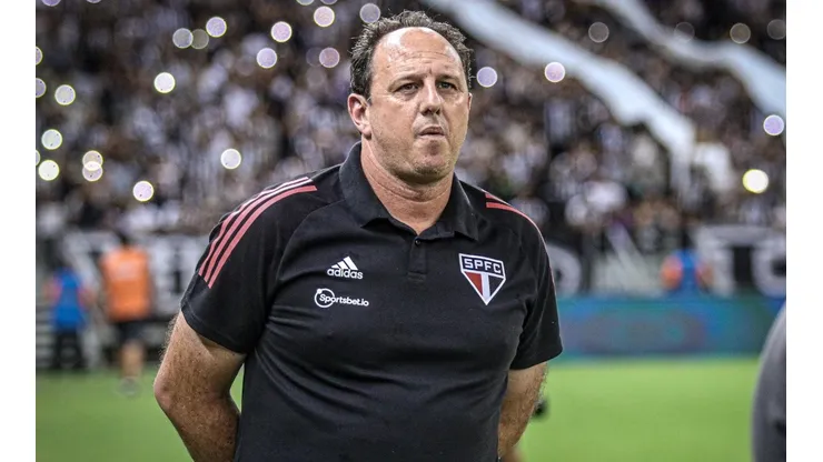 Lucas Emanuel/AGIF - Rogério no comando do São Paulo.