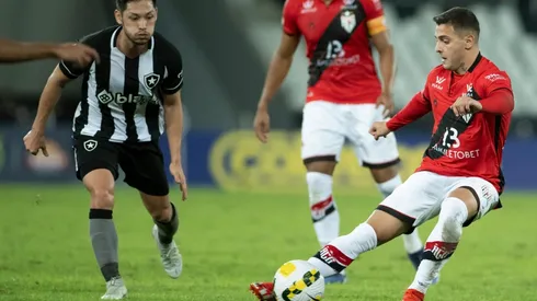 Jorge Rodrigues/AGIF - Kelvin pelo Dragão.