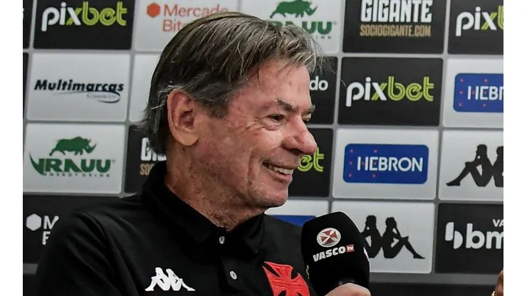 Foto: Thiago Ribeiro/AGIF | Jorge Salgado é avisado sobre insatisfação do CSA