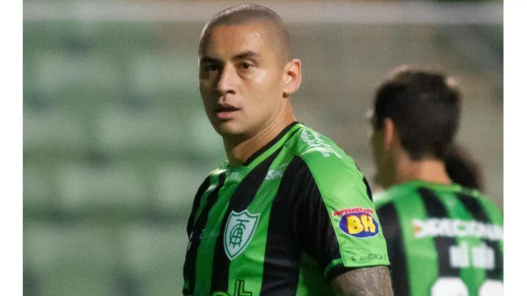 Foto: Fernando Moreno/AGIF - Wellington Paulista: atacante do América-MG criticou postura do São Paulo