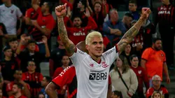 Gabriel Machado/AGIF/ Após gol de bicicleta, torcida do Flamengo vai à loucura e faz pedido na web.