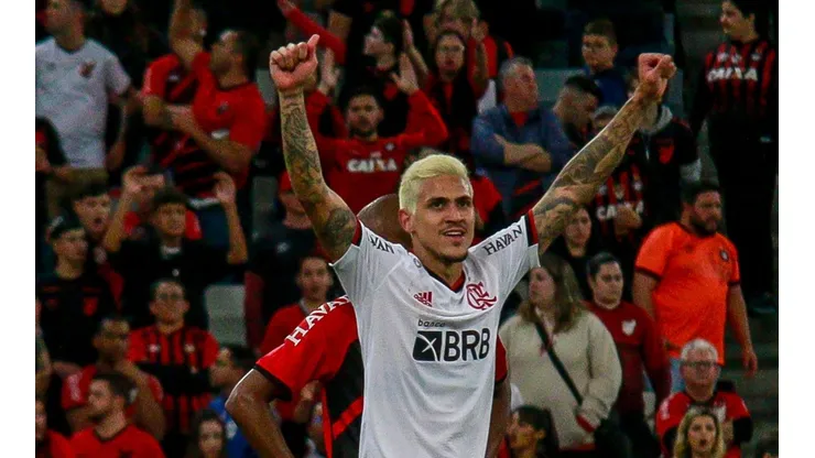 Gabriel Machado/AGIF/ Após gol de bicicleta, torcida do Flamengo vai à loucura e faz pedido na web.