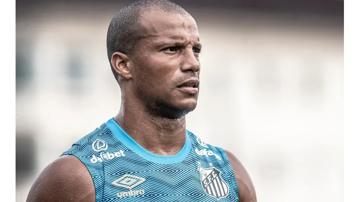 Foto: Ivan Storti/Santos FC - Carlos Sánchez sairia do time em debate de santistas sobre "11 ideal" agora com reforços