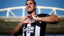 Foto: Vitor Silva/Botafogo - Gabriel Pires foi um dos meias trazidos pelo Botafogo, que não conseguiu fechar com Martín Ojeda