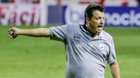 Foto: Rafael Vieira/AGIF | Adilson Batista se revolta na Série B