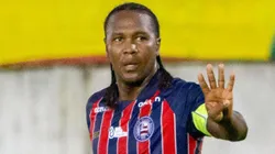 "Mais um dos diversos erros"; Rodallega entra na berlinda e torcida pede garoto na escalação do Bahia