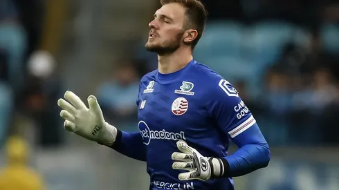 Foto: Pedro H. Tesch/AGIF - Lucas Perri: novo reforço do Botafogo para a sequência de 2022