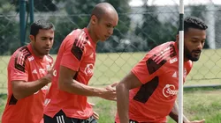 São Paulo quer as renovações de Miranda e Reinaldo (Foto: Rubens Chiri/São Paulo FC)