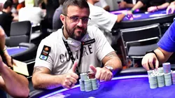 André Akkari durante o Dia 2 de torneio em Barcelona (Foto: Tomas Stacha/PokerStars)